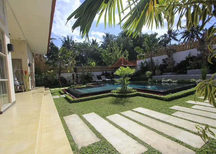 Rumah Lumbung Villa *